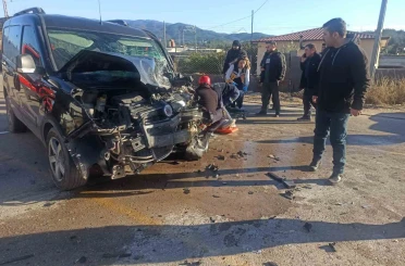 Osmaniye’de servis minibüsü ile hafif ticari araç çarpıştı: 7 yaralı 