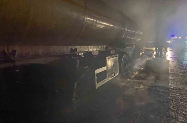 Osmaniye’de seyir halindeki tanker alevlere teslim oldu 