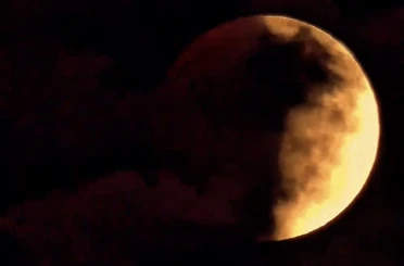 Osmaniyeliler "Kanlı Ay" tutulmasını izledi 