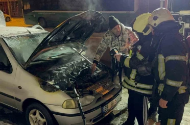 Oto tamircisinden yeni çıkardığı otomobili alev aldı 