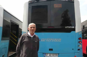 Otobüs şoföründen patenci çocuklara LED’li uyarı: "Patenci kardeş tutma arkadan, anneni babanı ağlatma arkandan" 