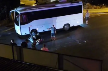 Otobüsle çarpışan elektrikli bisikletin sürücüsü yaralandı 