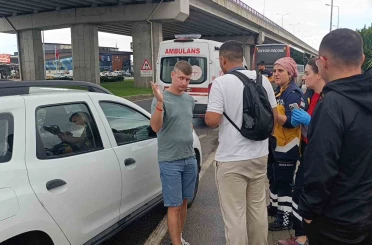 Otobüsün çarptığı otomobilin hafif yaralı sürücüsü, ailesini yalnız bırakmamak için hastaneye gitmedi 