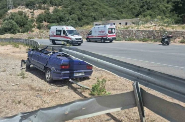 Otomobil çelik bariyerin altına girdi, sürücü kazayı hafif yaralı atlattı 