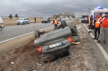 Otomobil devrilmesiyle 6 kişi yaralandı