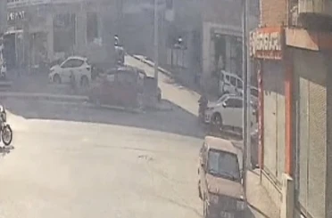 Otomobil motosiklete çarptı: 2 yaralı 