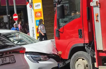 Otomobil park halindeki kamyonete çarptı: 1 yaralı

