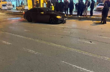 Otomobil, yayalara çarptı: 2 ağır yaralı 