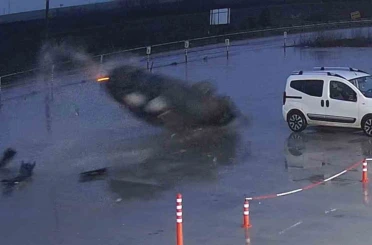 Otomobilin 60 metre boyunca defalarca takla attığı kaza kamerada 