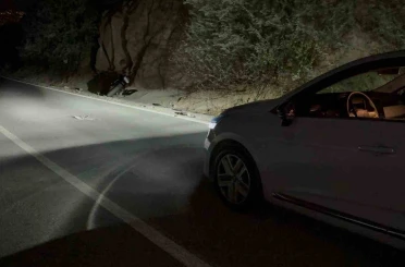 Otomobilin arkadan çarptığı motosiklet yoldan çıktı: 1 yaralı 