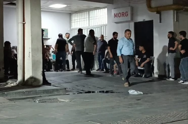 Otomobilin camından sarkan 19 yaşındaki genç hayatını kaybetti 