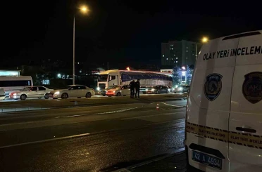 Otomobilin çarptığı kadın hayatını kaybetti