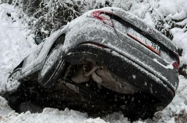Otomobilin kanala uçtumasıyla 5’i çocuk 8 kişi yaralandı