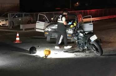 Otomobille çarpışan motosikletin sürücüsü ağır yaralandı