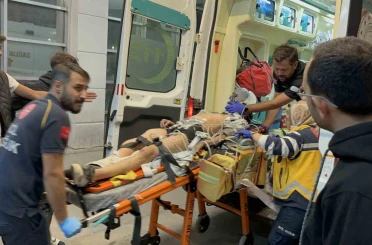 Otomobille çarpışan motosikletin sürücüsü ağır yaralandı 