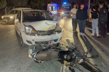 Otomobille çarpışan motosikletin sürücüsü ağır yaralandı