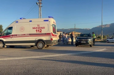 Otomobille çarpışan motosikletin sürücüsü yaralandı 