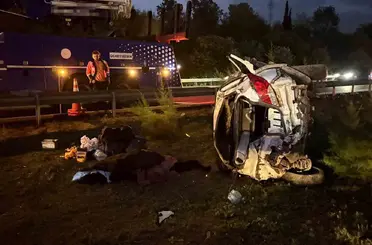 Otoyolda devrilen otomobildeki ölü ve yaralıların kimlikleri belli oldu
