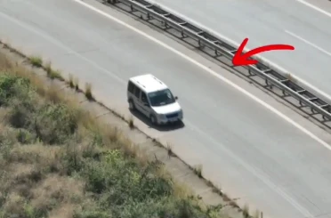 Otoyolda geri geri giden sürücü dron kamerasına yakalandı 