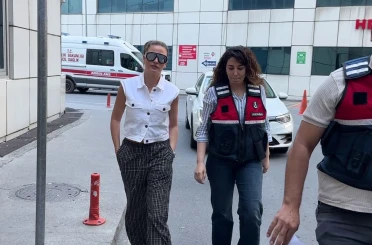 Oyuncu Serenay Sarıkaya sağlık kontrolünden geçirildi 