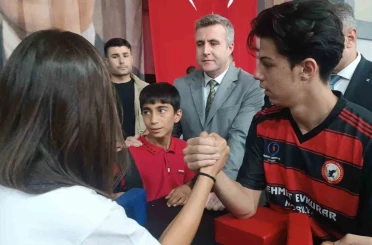 Özalp’ta Gençlik ve Spor Festivali düzenlendi 
