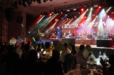 Özcan Deniz Kapadokya’da sahne aldı 