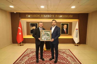 Özdemir’den Çetinkaya’ya belediyecilik odaklı ziyaret 