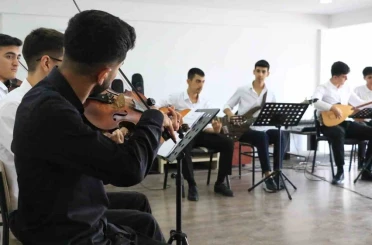 Özel günler, Güzel Sanatlar Lisesi öğrencileriyle anlam buluyor 