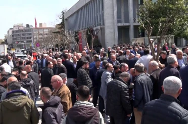 Özel Halk Otobüsü esnafından Saraçhane’de mesaj: "Ücretsiz taşıma durabilir" 