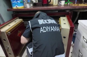 Özel Harekat destekli kaçak elektronik eşya operasyonu: 5 gözaltı