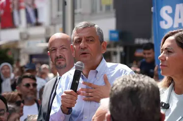 Özgür Özel Çorlu’da konuştu: "Yeni Parti, geçmişte Cumhuriyet Halk Partisi’nde siyaset yapanların yeni partisidir"