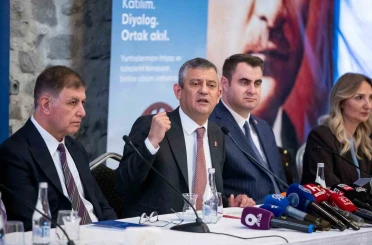 Özgür Özel’den Romanlara mecliste temsil ve bütçe sözü