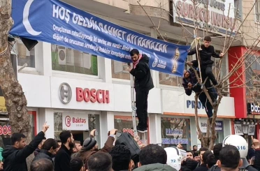 Pankart gerginliğinde 5 kişi gözaltına alındı