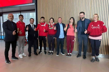 Para Atletizm Milli Takımı sporcuları yurda döndü 