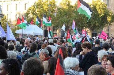 Paris’te binlerce kişi İsrail’in Gazze’ye saldırılarını protesto etti: "Katil Netanyahu, Filistin Filistinlilerindir"