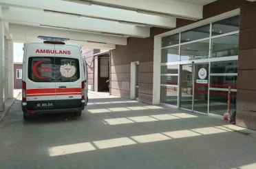 Parkta dengesini kaybeden kişi demire çarparak yaralandı 