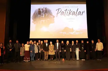 "Patikalar" belgeseli kanserle mücadele eden kadınların tanıklıklarını ekrana taşıdı
