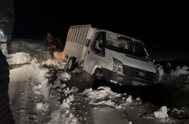 Patnos’ta kar ve tipi hayatı olumsuz etkiliyor 