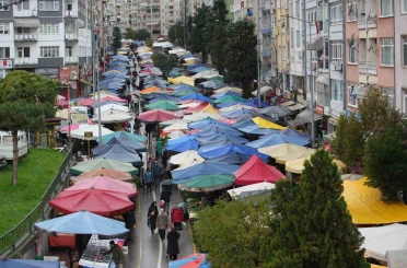 Pazarcıların tutumları marketlere yönlendiriyor, para şehir dışına çıkıyor 