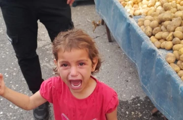 Pazarda kaybolan küçük kız, zabıta ekipleri sayesinde annesine kavuştu 