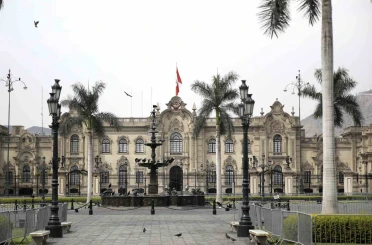 Peru Kongresi, Devlet Başkanı Jeri’yi görevden aldı 