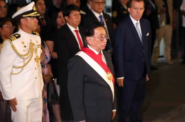 Peru’da 83 yaşındaki Balcazar geçici devlet başkanı oldu 