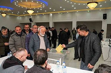 Pınarbaşı Esnaf Odası’nda üyeler Bedir’i seçti 