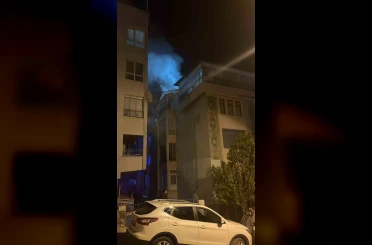 Polatlı’da gece yarısı çatı katı yangını paniğe neden oldu 