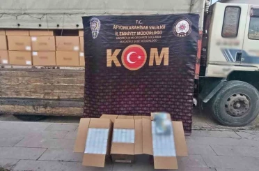 Polis 4 milyon 100 bin adet sahte bandrollü boş makaron ele geçirdi