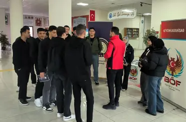 Polis ekipleri üniversite öğrencilerini bilgilendirdi
