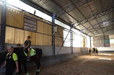 Polis Eşleri Derneği’nden şehit aileleri ve çocuklarına anlamlı etkinlik 