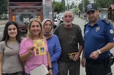 Polis vatandaşları bilgilendirdi 