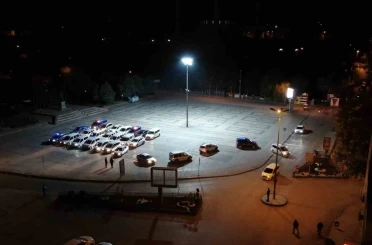 Polis ve jandarmadan eş zamanlı "şafak" operasyonu: Çok sayıda firari hükümlü yakandı 