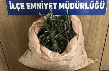 Polisin ’dur’ ihtarına uymayarak kaçan 3 kişinin üzerinden uyuşturucu çıktı 